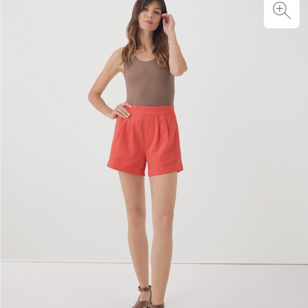Canopy Pleated Short
